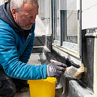 CARLISLE: Flüssige Ergänzung für EPDM-Abdichtungssysteme