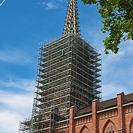 ALTRAD: Gut gerüstet für Sanierungsarbeiten an der Mariahilfkirche