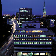 Elefantenhochzeit in der Zementbranche