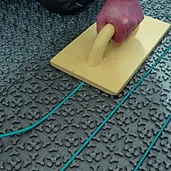 GUTJAHR: Fußbodenheizung für Mini-Bäder - Platz und Energie gespart