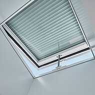 Kingspan Light + Air | ESSMANN: Optimierte Sonnenschutz-Lösungen für Flachdächer und Lichtkuppeln