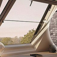 Skylux: Frische Luft, mehr Sicherheit und viel Tageslicht bietet Skylux mit Kippdachfenstern jetzt auch für Schrägdächer