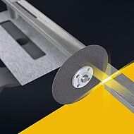 Passt immer: Gutjahr-Duschrinne direkt auf der Baustelle ablängbar