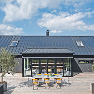 Lindab: Gebäudeintegrierte Solarpaneele vereinen Design und Funktion