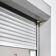 Sonnenschutz an Rettungswegen – wie geht es richtig