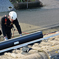 Schienensicherungssystem mit Zulassung für geneigte Dächer