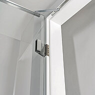 DANA: Glastüren mit eingebautem Türstopper