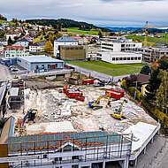 Nachhaltige Übergangslösung: Hallensystem ermöglicht Einkaufsmarkt auf Zeit