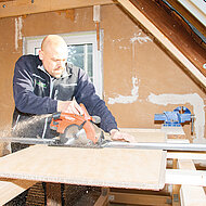 Holzfaserplatten schützen vor Kälte und regulieren die Feuchtigkeit im Raum 