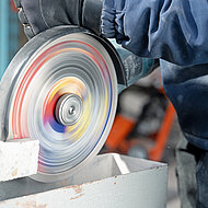 »Mr. Invincible« trennt jetzt auch in groß