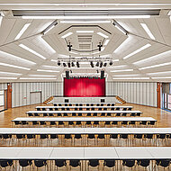 BER Deckensysteme: Futuristisch akustisch - Deckenelemente für Veranstaltungssaal der Burg Seevetal