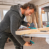 Einhandzwinge ermöglicht optimale Kraftübersetzung