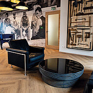 Moderne Bodenverlegung im Fischgrät