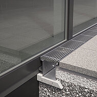 Neue Fassadenrinne mit flexibler Einbaufunktion 