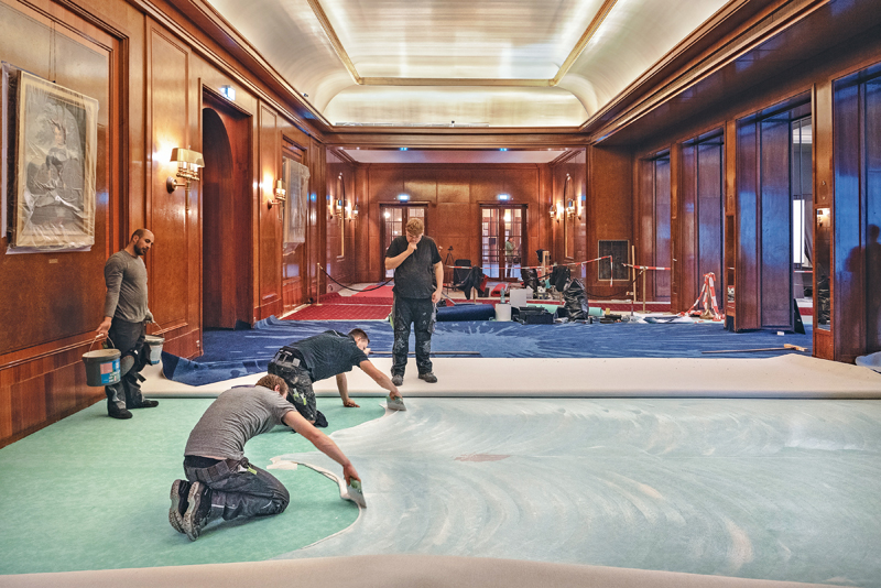 Uzin Utz: 400 m2 Foyerboden bei laufendem Betrieb renoviert