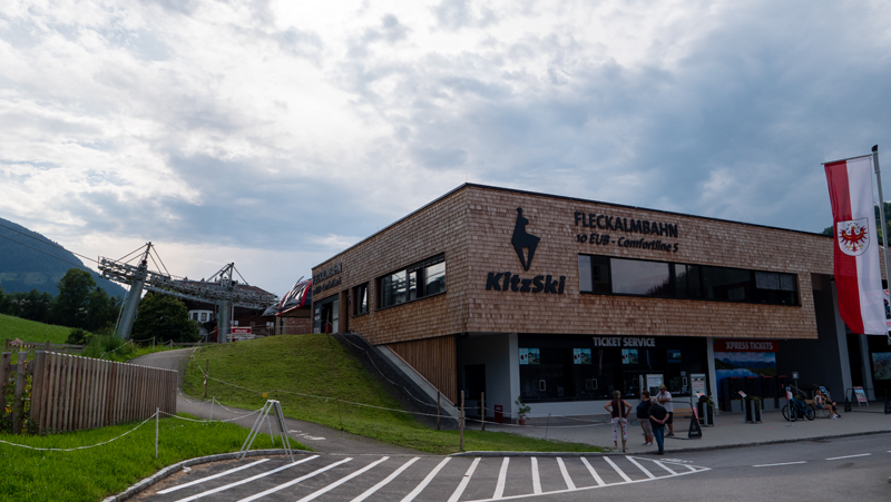 HUECK: FLECKALMBAHN IN KIRCHBERG IN TIROL IN UNTER ACHT MONATEN FERTIGGESTELLT