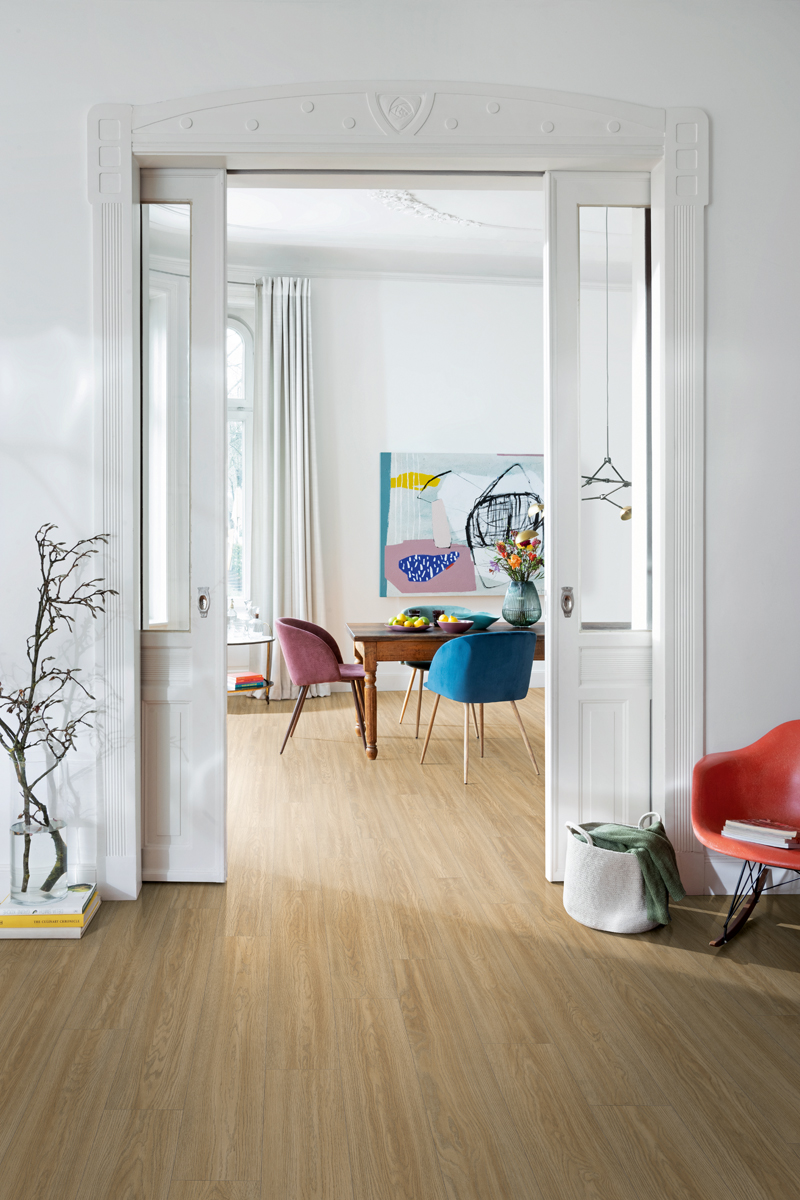 Egger Holzwerkstoffe: Neue Fußbodenkollektion, weitere Arbeitsplatten und mehr