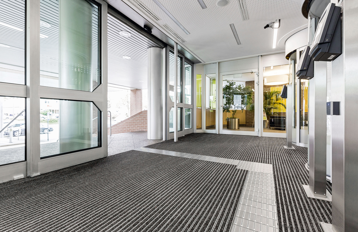 emco: Integrierte Leitsysteme sorgen für Orientierung 