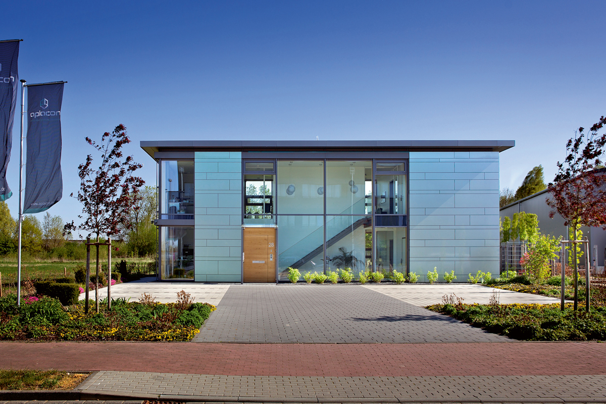 Kneer: Maßgeschneiderte Konstruktion mit hohem Glasanteil