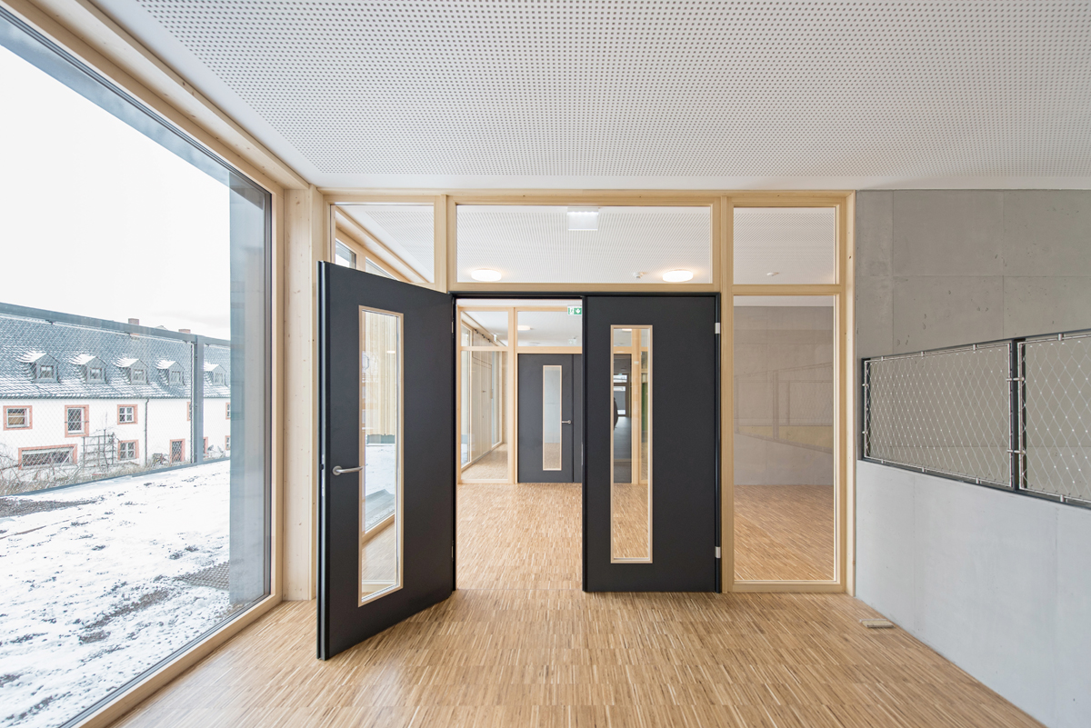 Küffner: Fingerschutztüren mit nachgebenden Knautschzonen