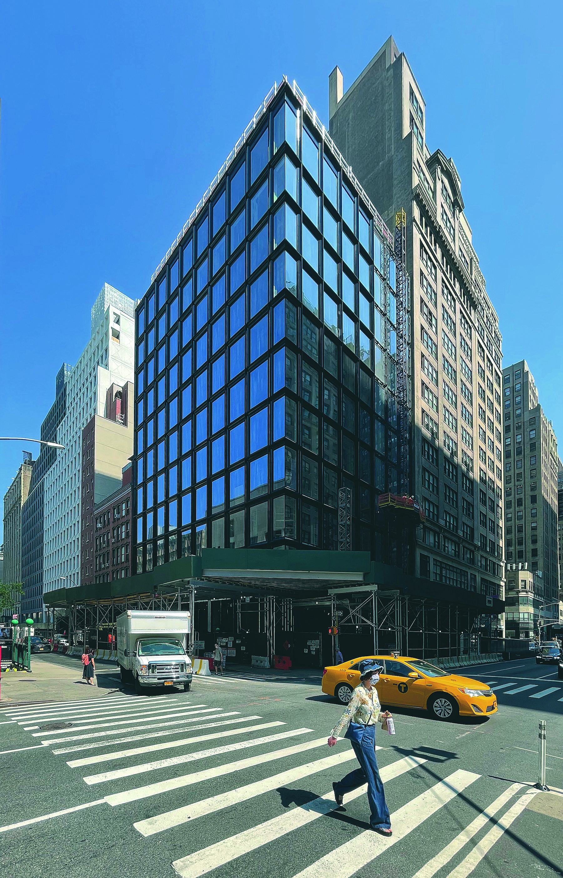 Spektakuläre Glasfassade im New Yorker »Fashion District«