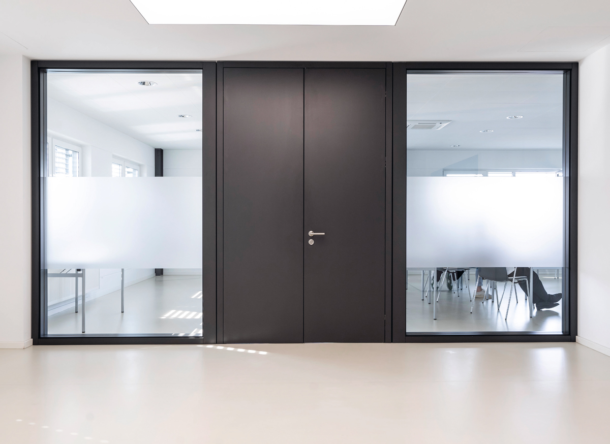 Möbel und Türen Hand in Hand