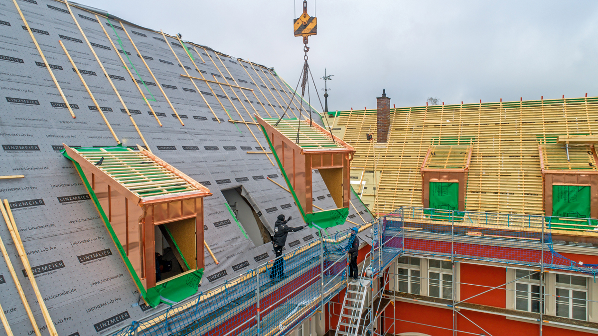 PU-Dämmung und Gauben aus einer Hand