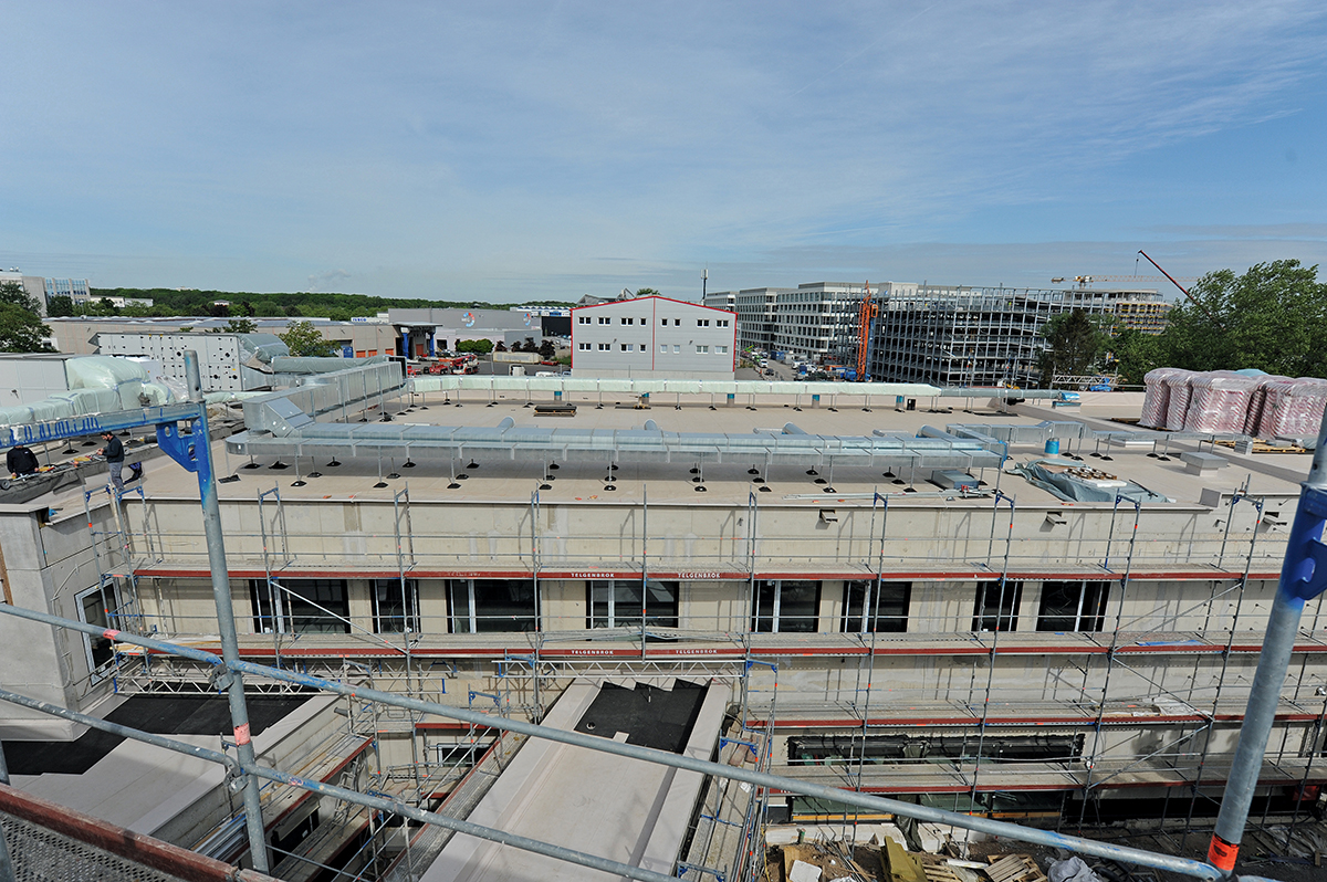 Dächer der internationalen Friedensschule in Köln sicher und professionell abgedichtet